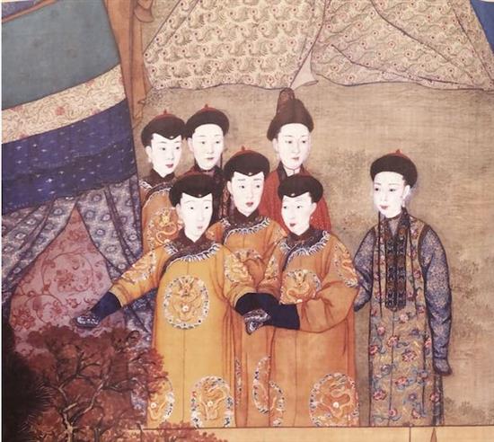 清人画弘历塞宴四室图中的容妃（后排右一）故宫博物院藏